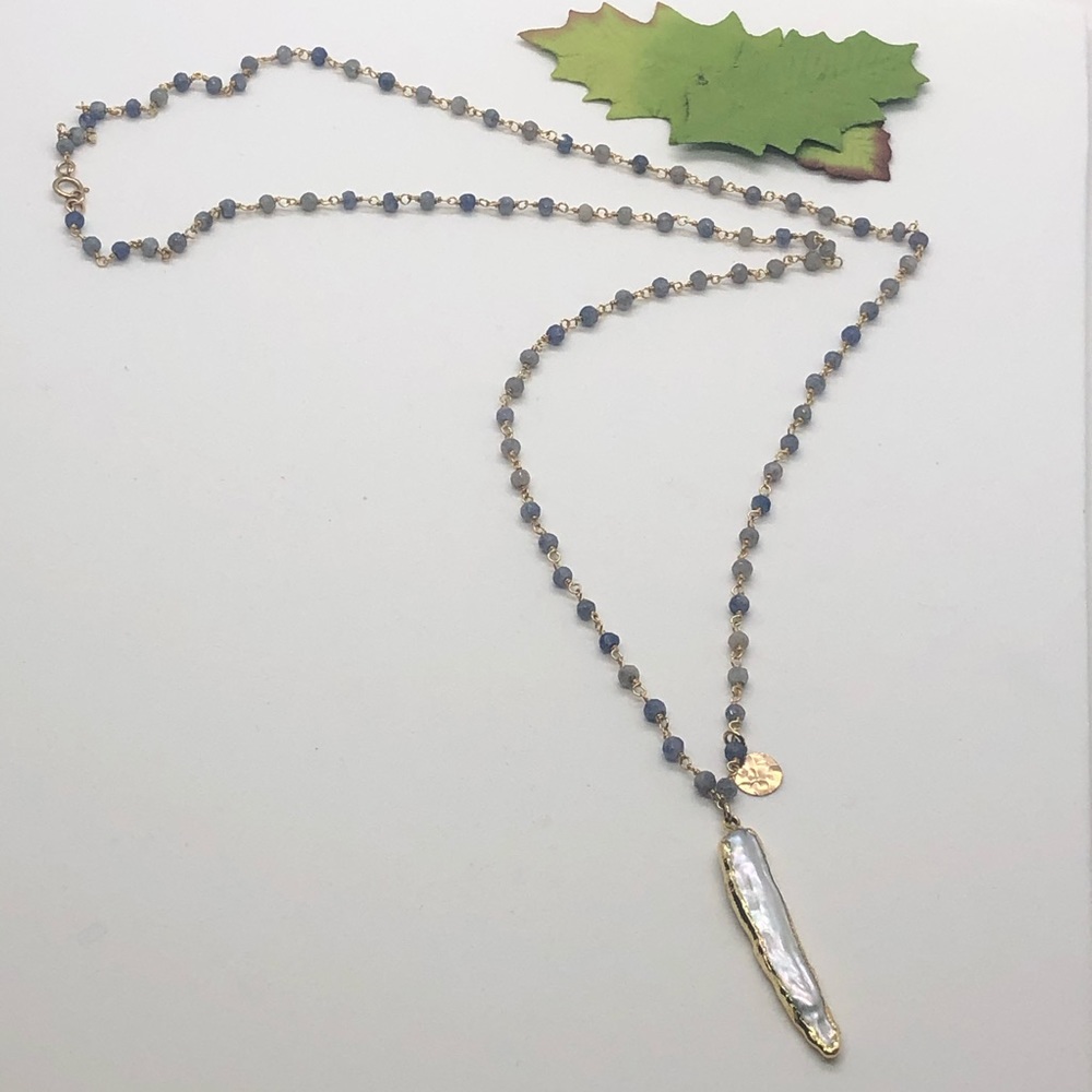 Pearl and quartz bead necklace